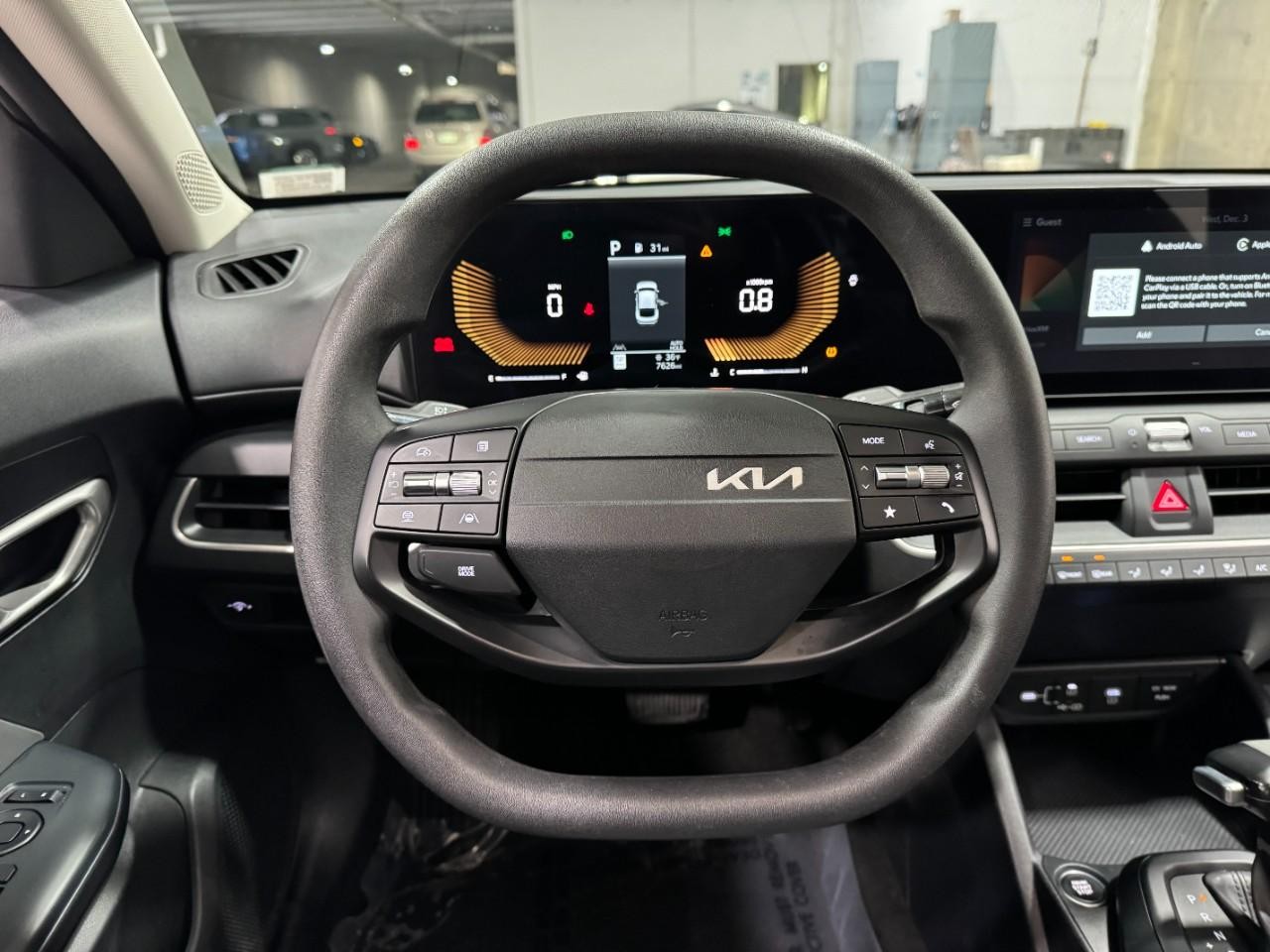 Kia K4 Vehicle Full-screen Gallery Image 12