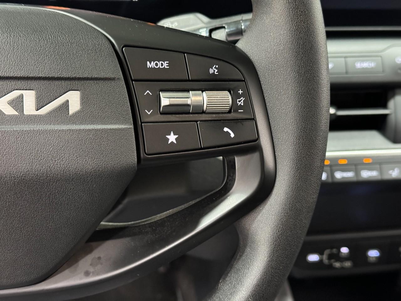 Kia K4 Vehicle Full-screen Gallery Image 27