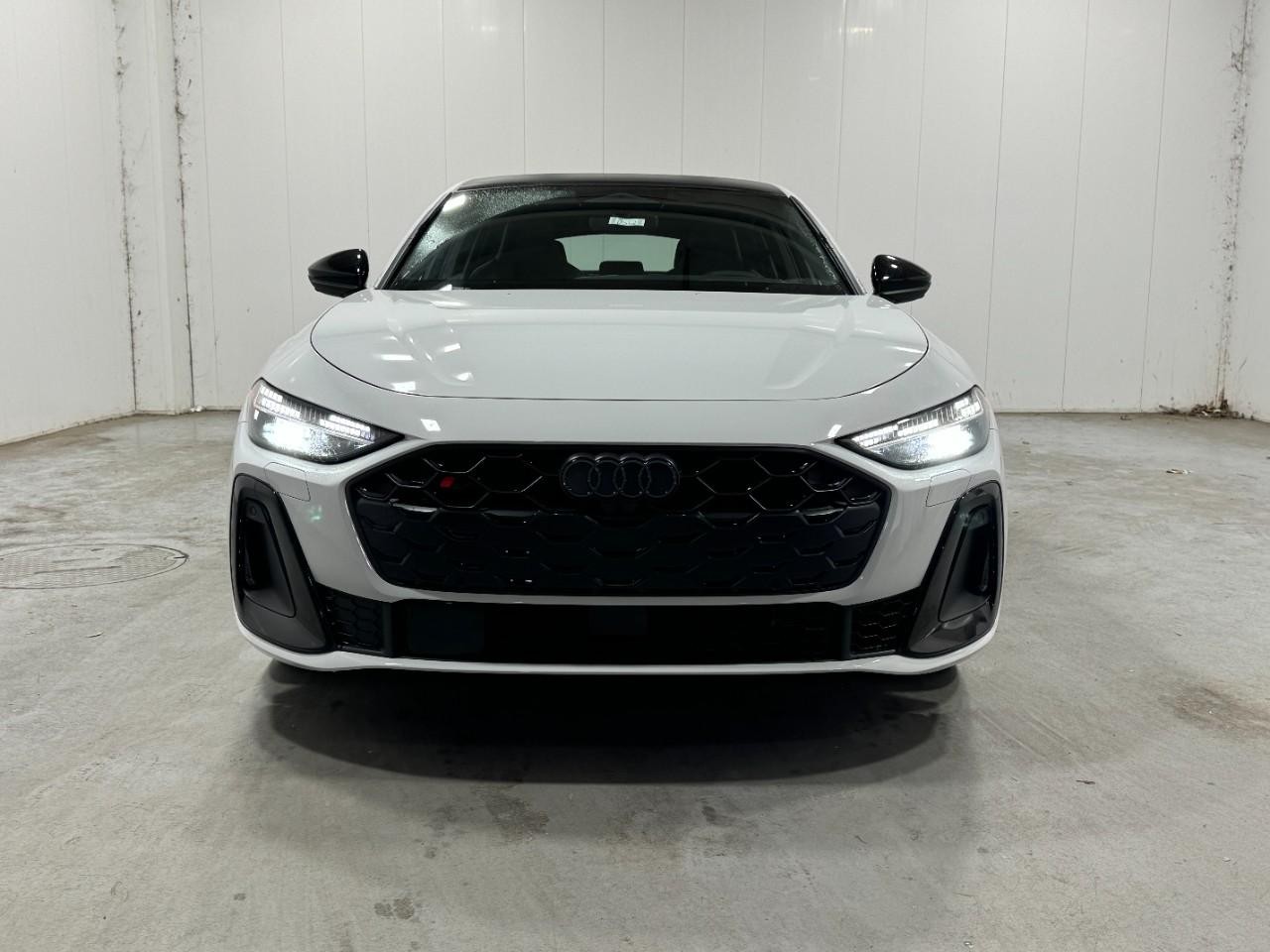 Audi S5 Vehicle Full-screen Gallery Image 7