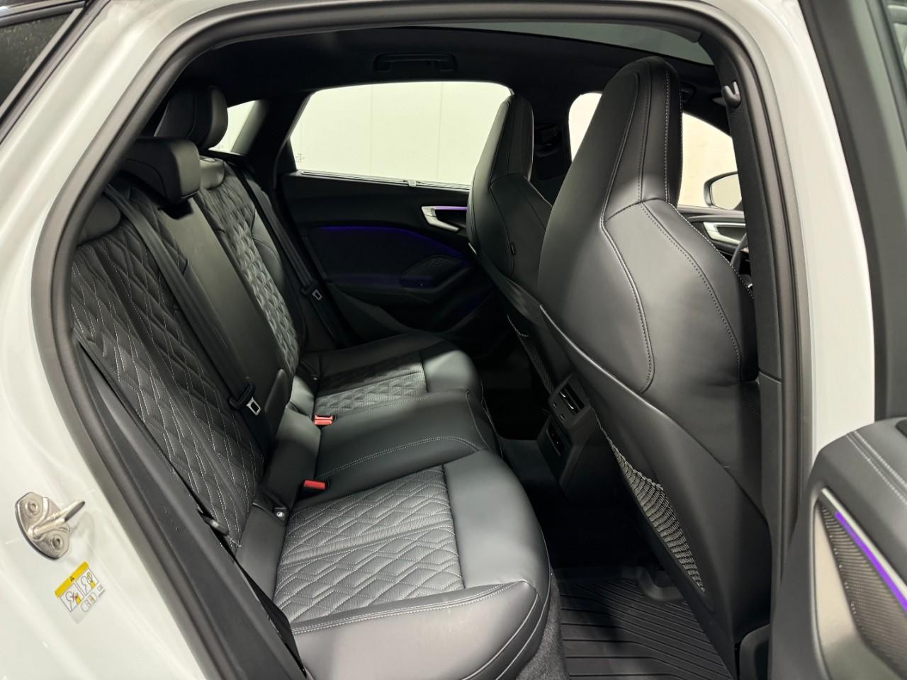 Audi S5 Vehicle Full-screen Gallery Image 10