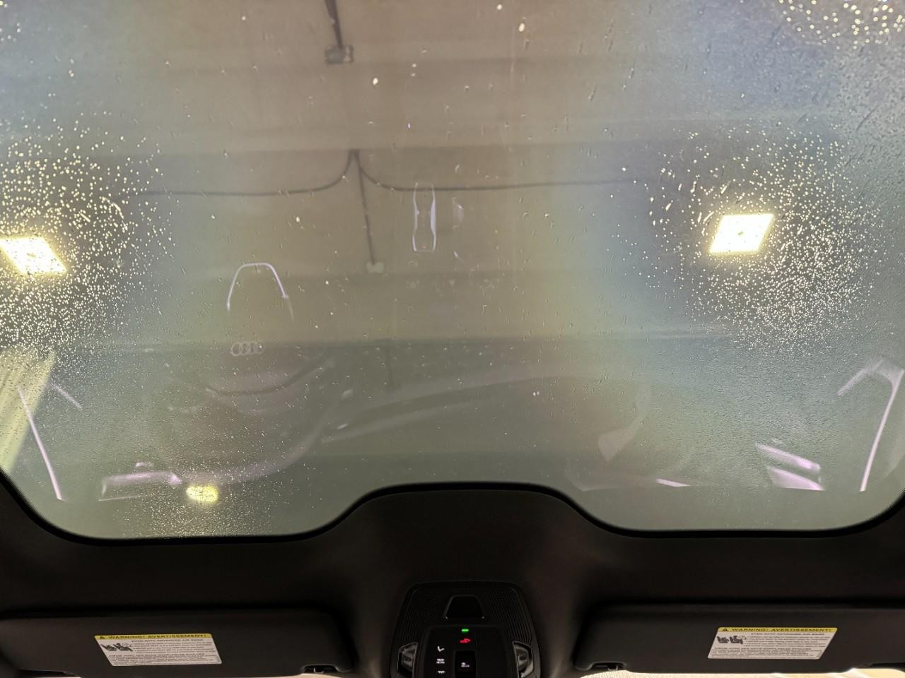 Audi S5 Vehicle Full-screen Gallery Image 12