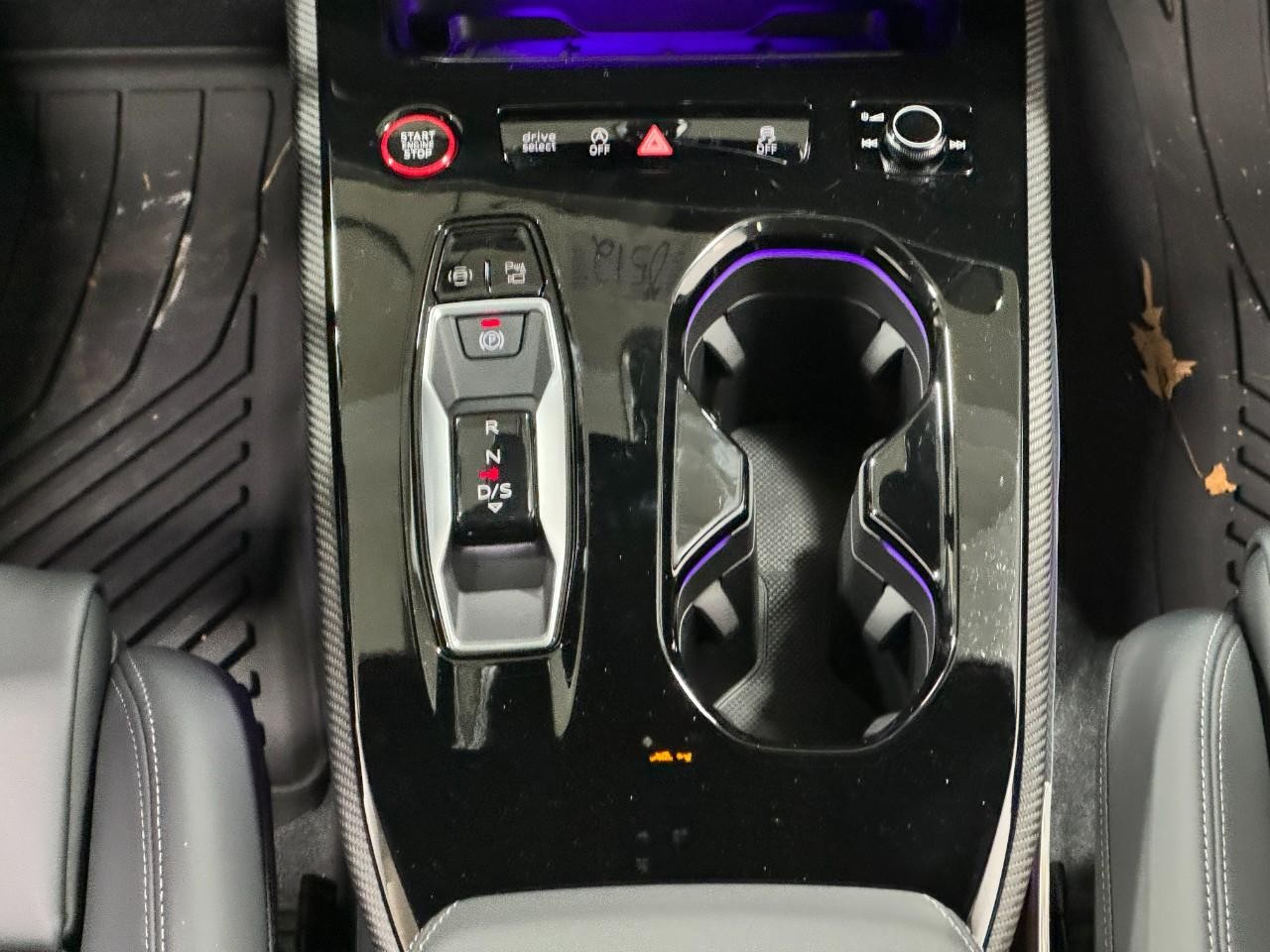 Audi S5 Vehicle Full-screen Gallery Image 16