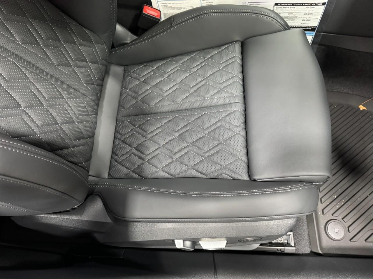 Audi S5 Vehicle Full-screen Gallery Image 19