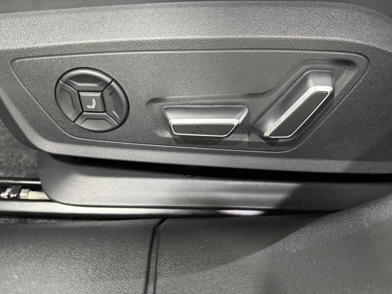 Audi S5 Vehicle Full-screen Gallery Image 27