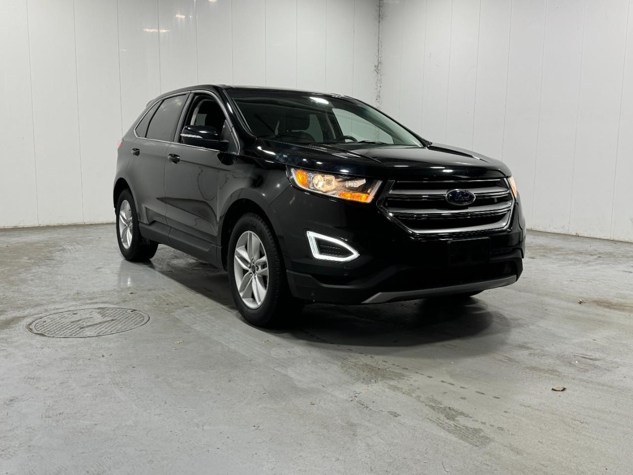 Ford Edge Vehicle Full-screen Gallery Image 6