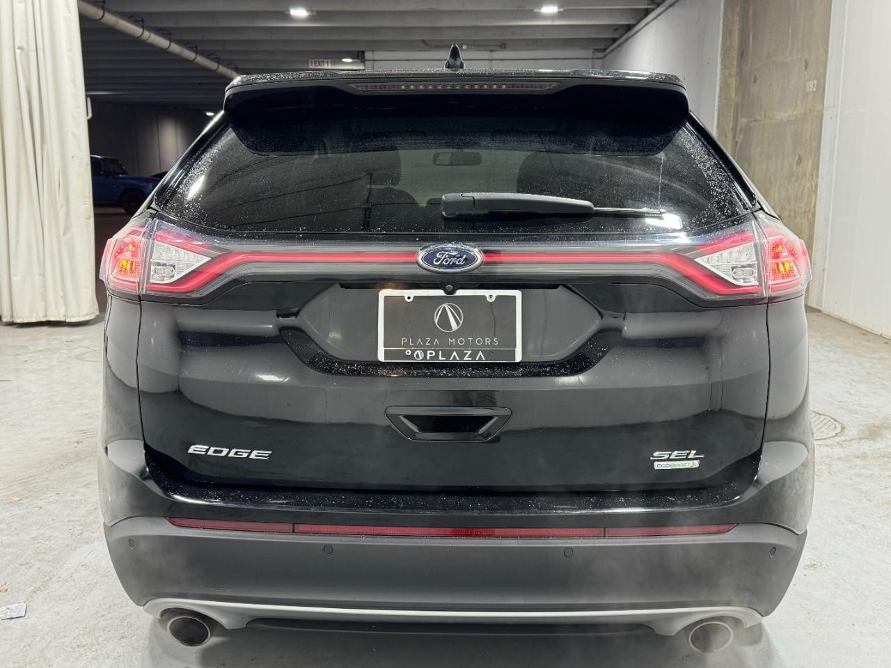 Ford Edge Vehicle Full-screen Gallery Image 9