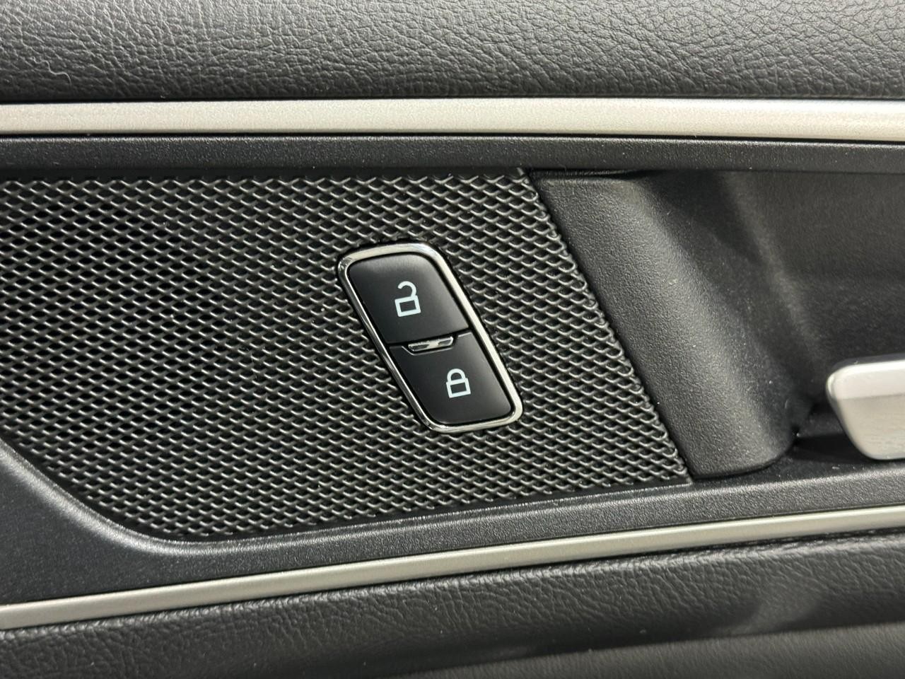 Ford Edge Vehicle Full-screen Gallery Image 20