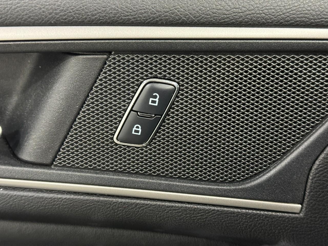 Ford Edge Vehicle Full-screen Gallery Image 22