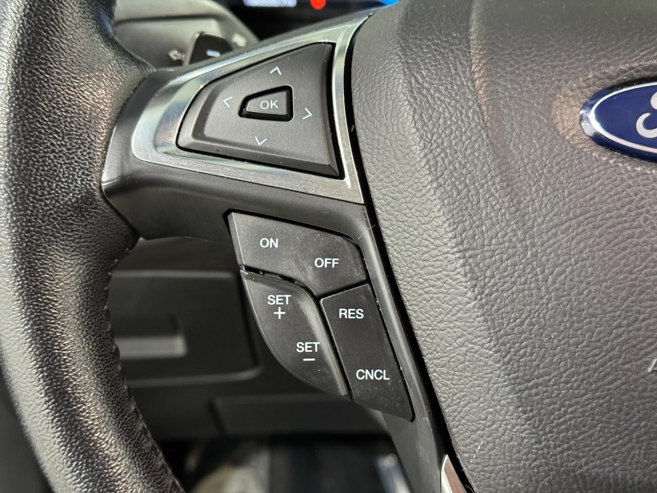 Ford Edge Vehicle Full-screen Gallery Image 28