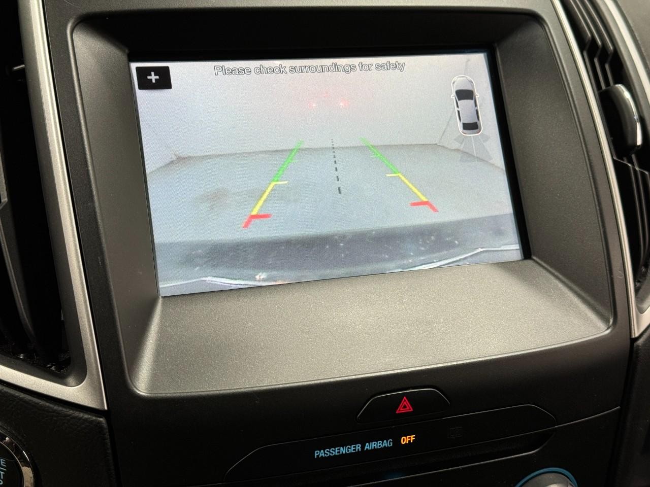 Ford Edge Vehicle Full-screen Gallery Image 31