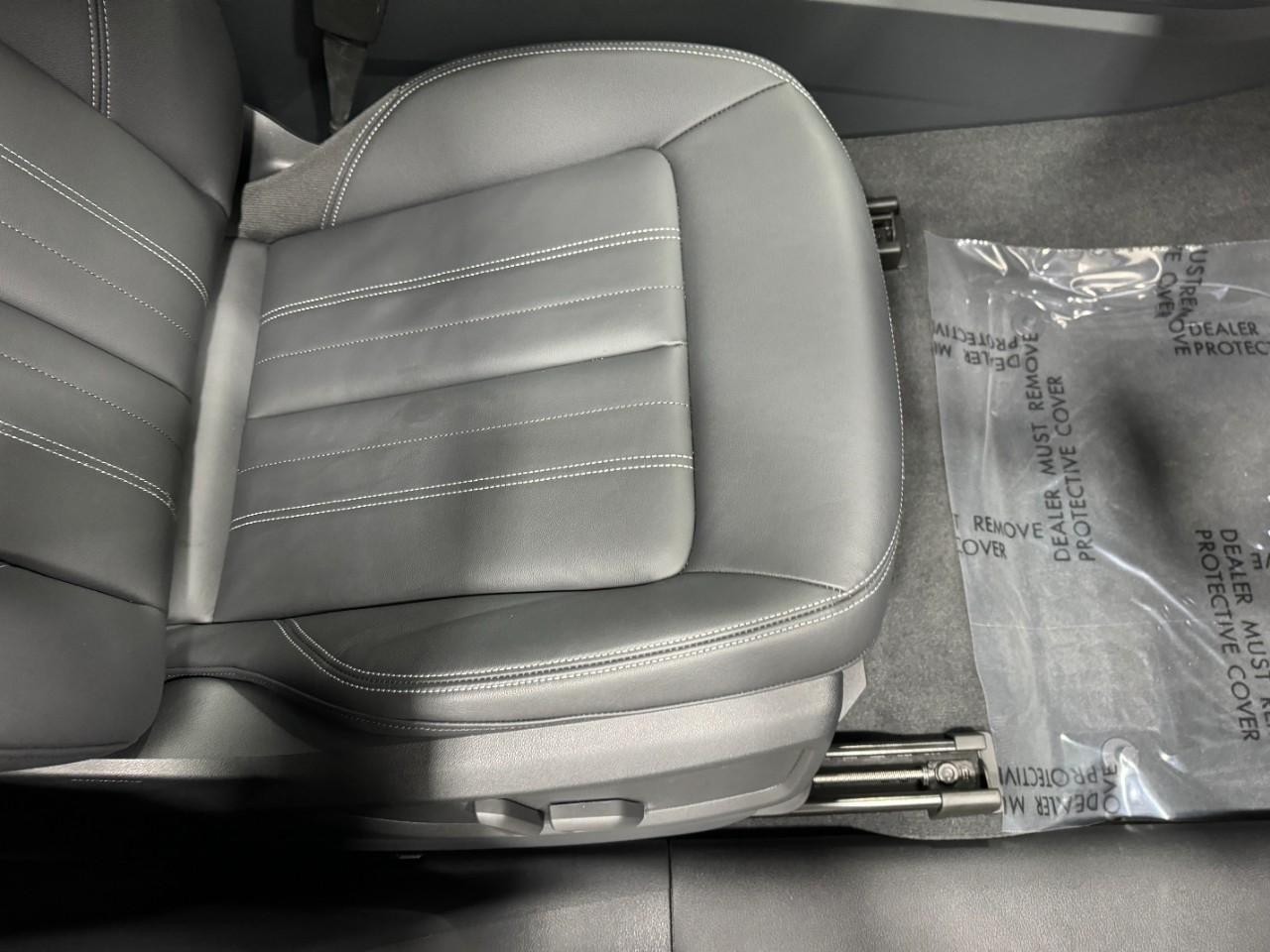 Audi Q5 Vehicle Full-screen Gallery Image 20