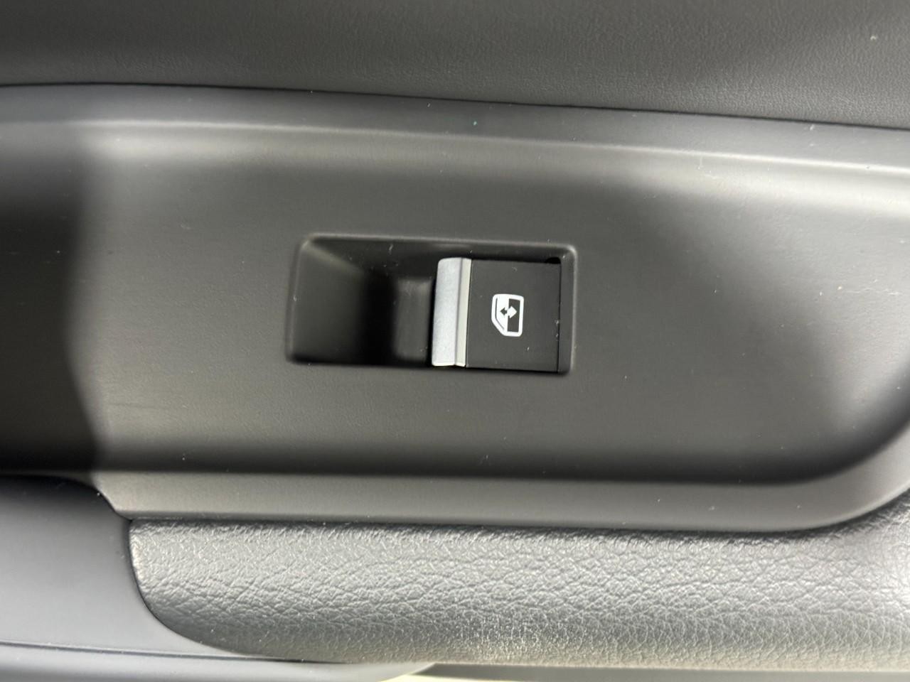 Audi Q5 Vehicle Full-screen Gallery Image 23