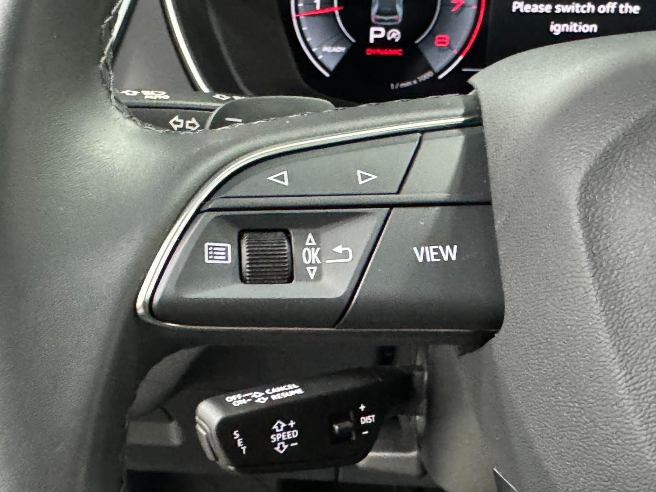 Audi Q5 Vehicle Full-screen Gallery Image 32