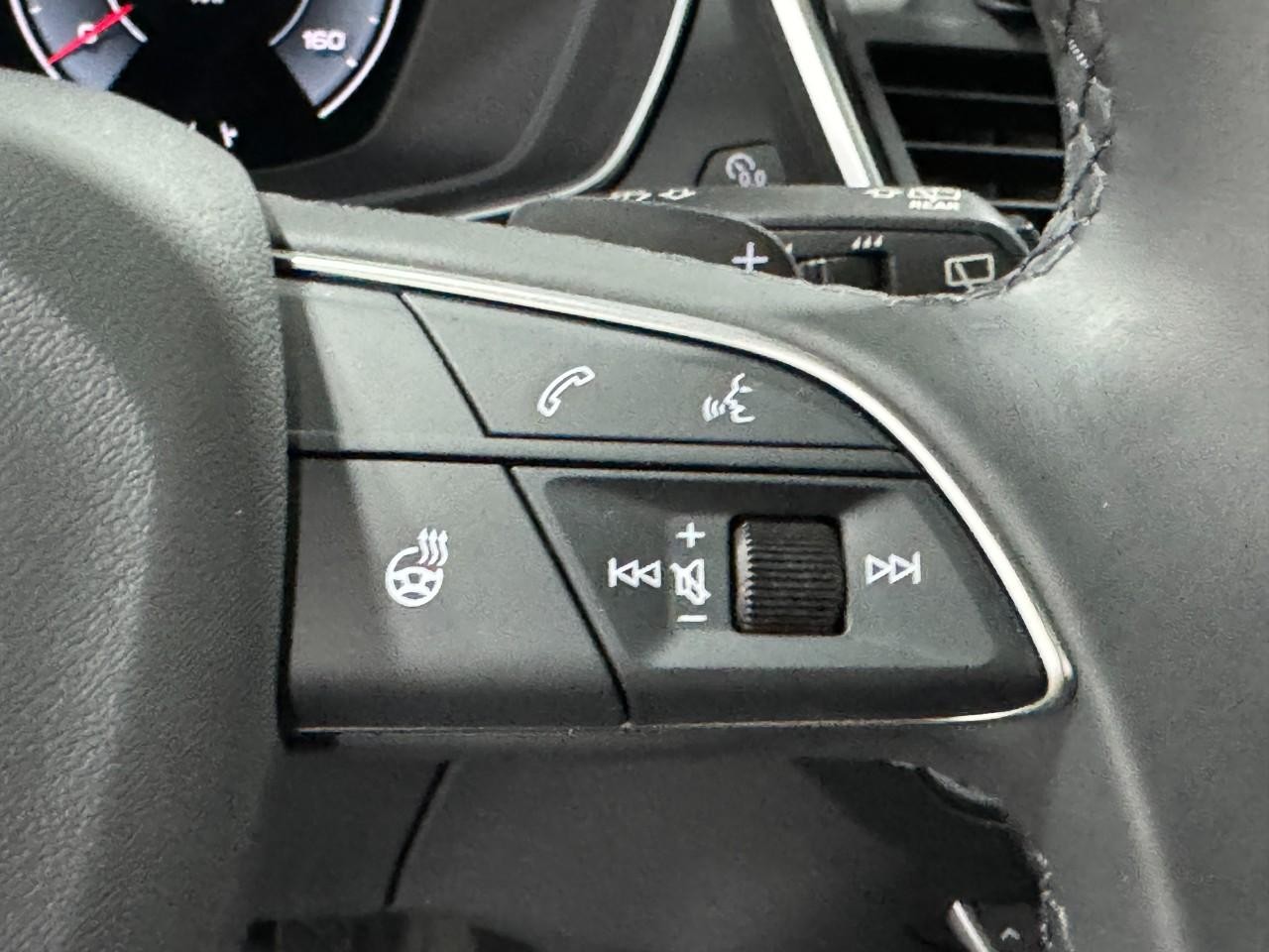 Audi Q5 Vehicle Full-screen Gallery Image 33