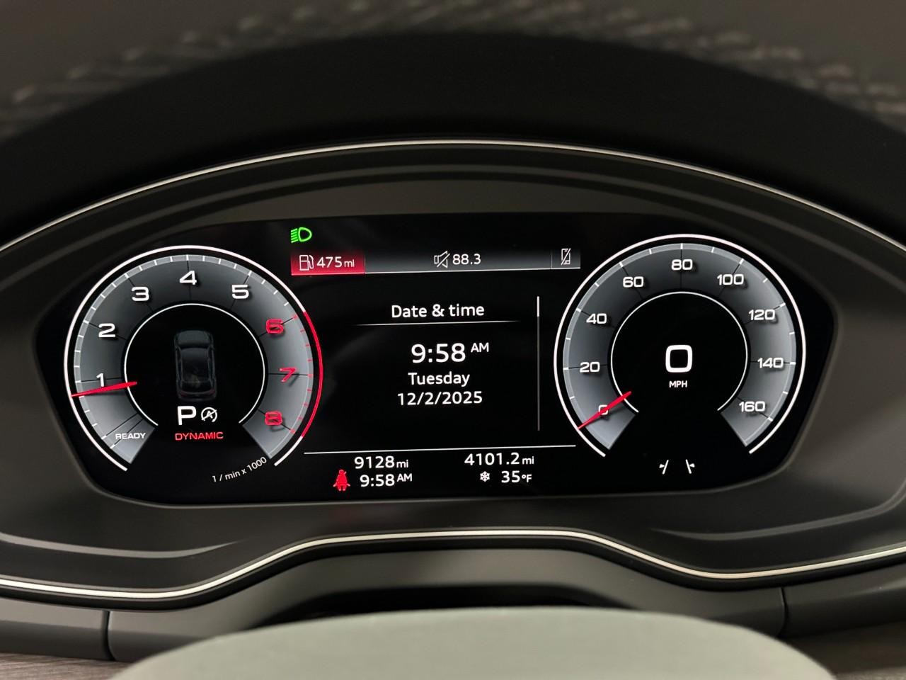 Audi Q5 Vehicle Full-screen Gallery Image 34