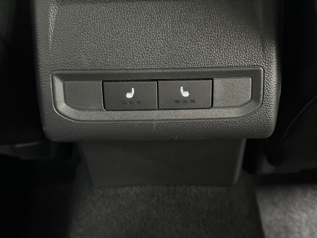 Volkswagen Jetta Vehicle Full-screen Gallery Image 11