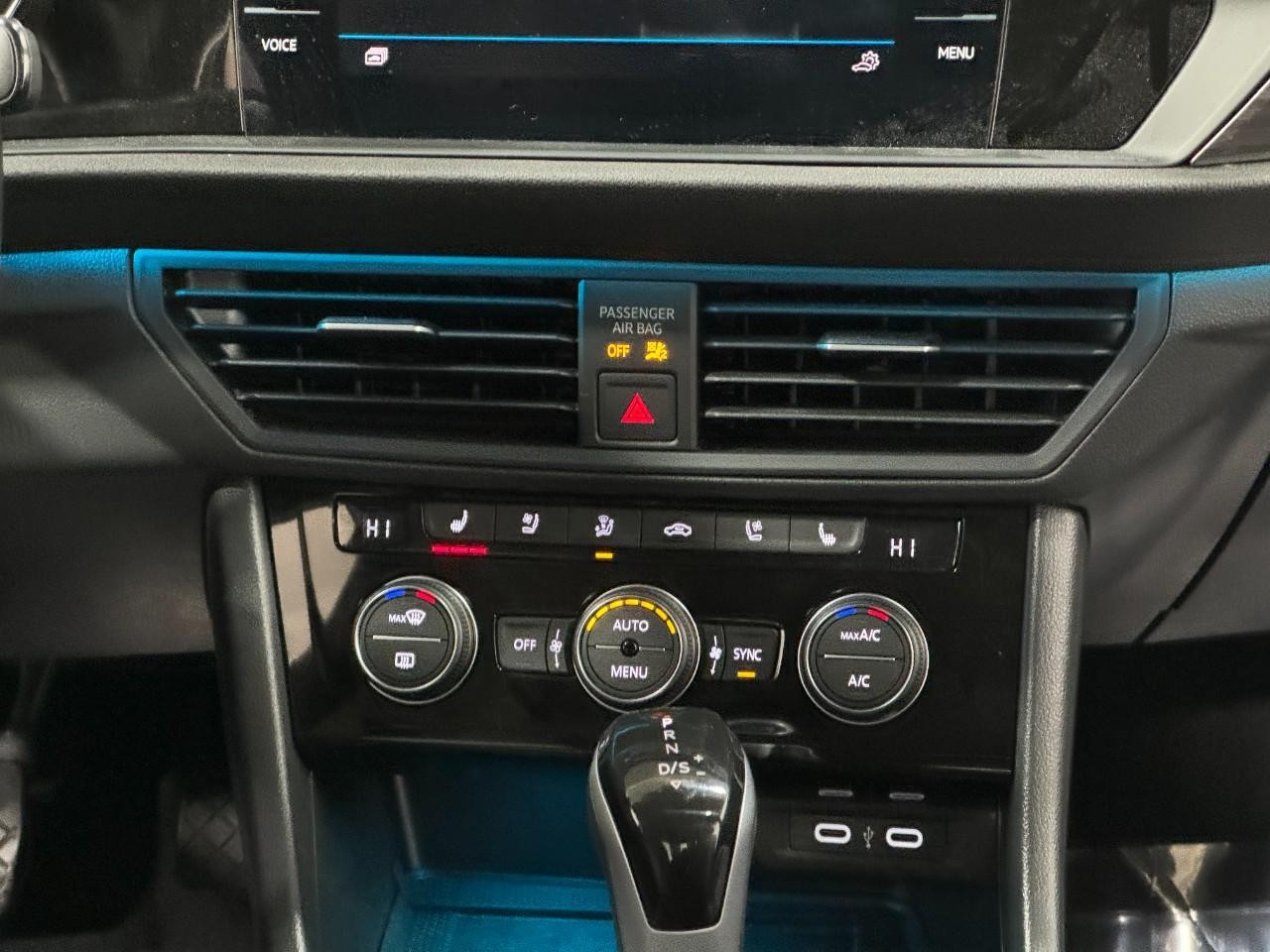 Volkswagen Jetta Vehicle Full-screen Gallery Image 16