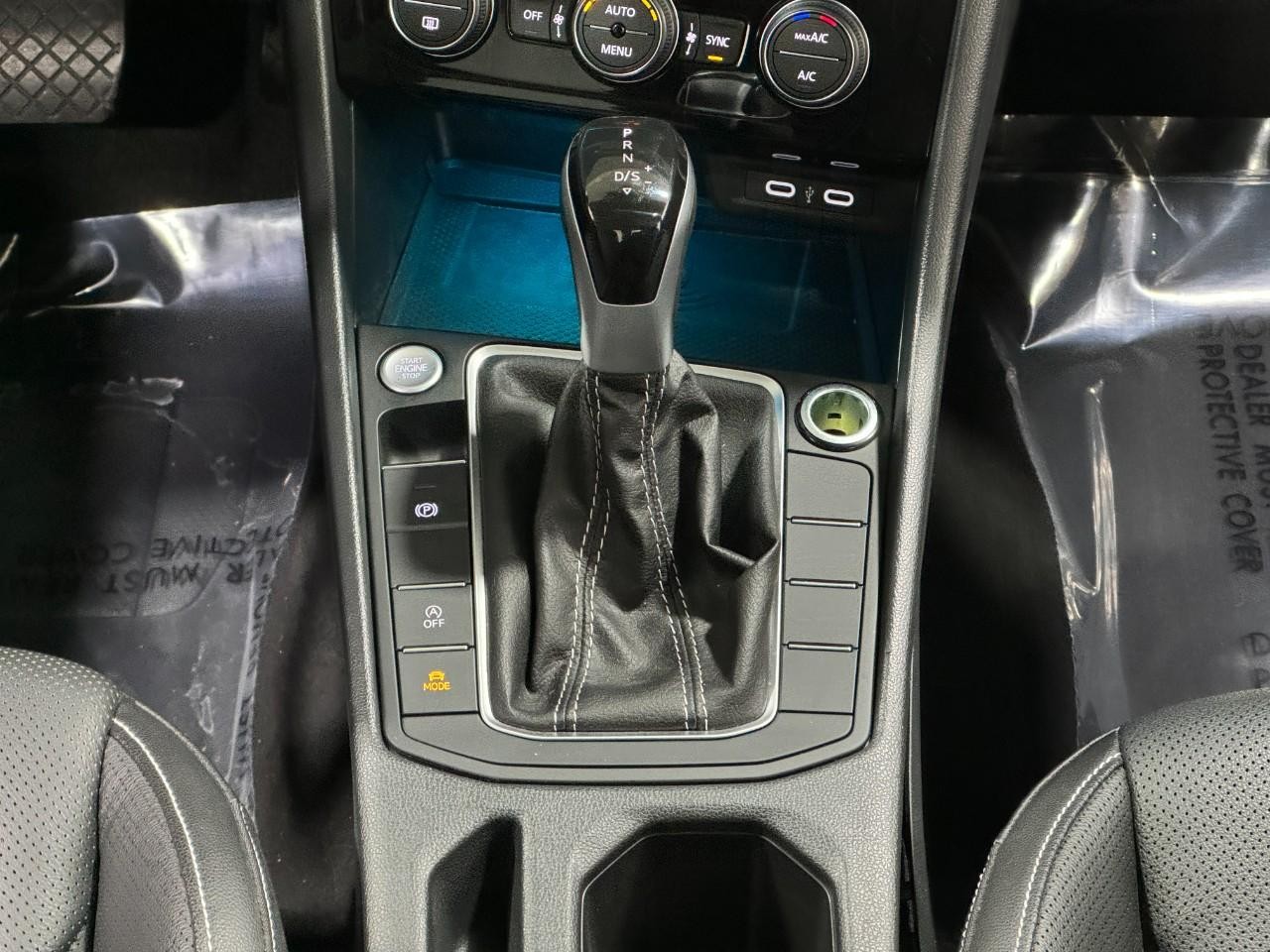 Volkswagen Jetta Vehicle Full-screen Gallery Image 17