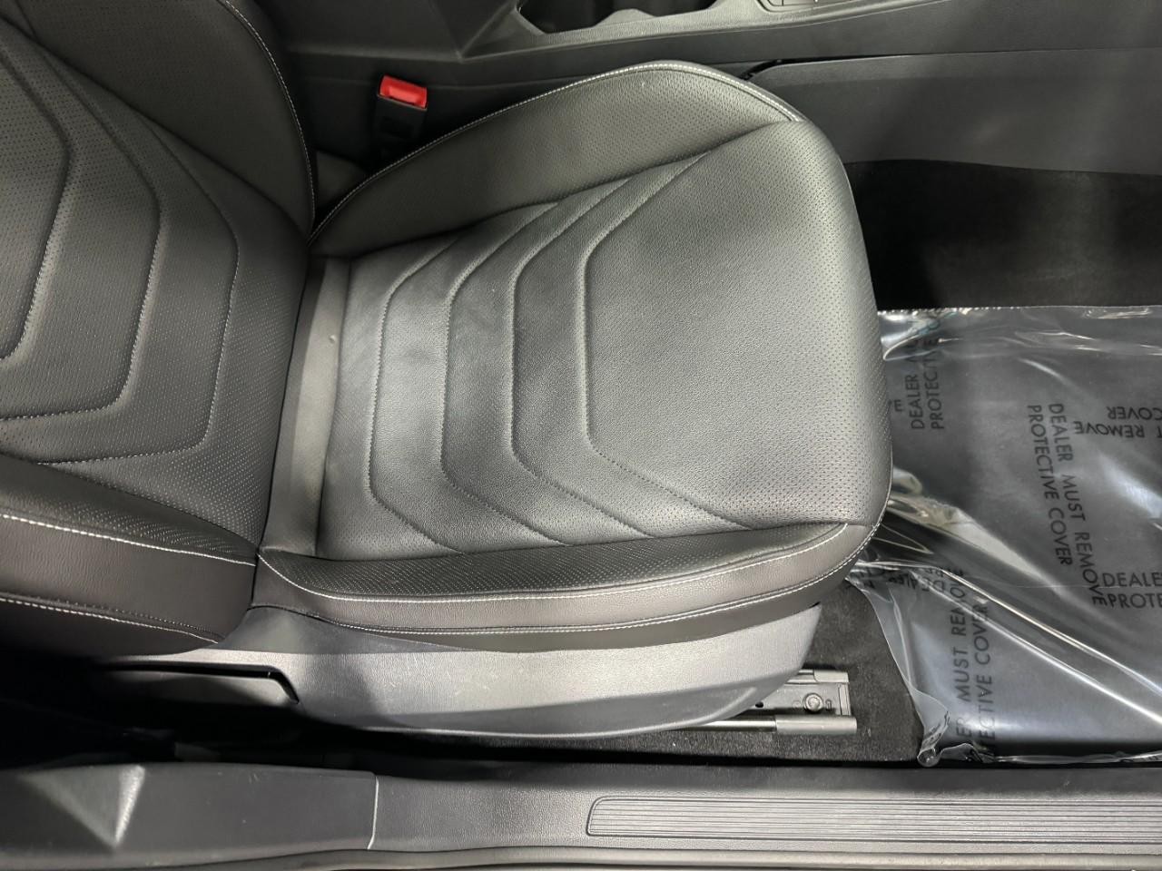 Volkswagen Jetta Vehicle Full-screen Gallery Image 20