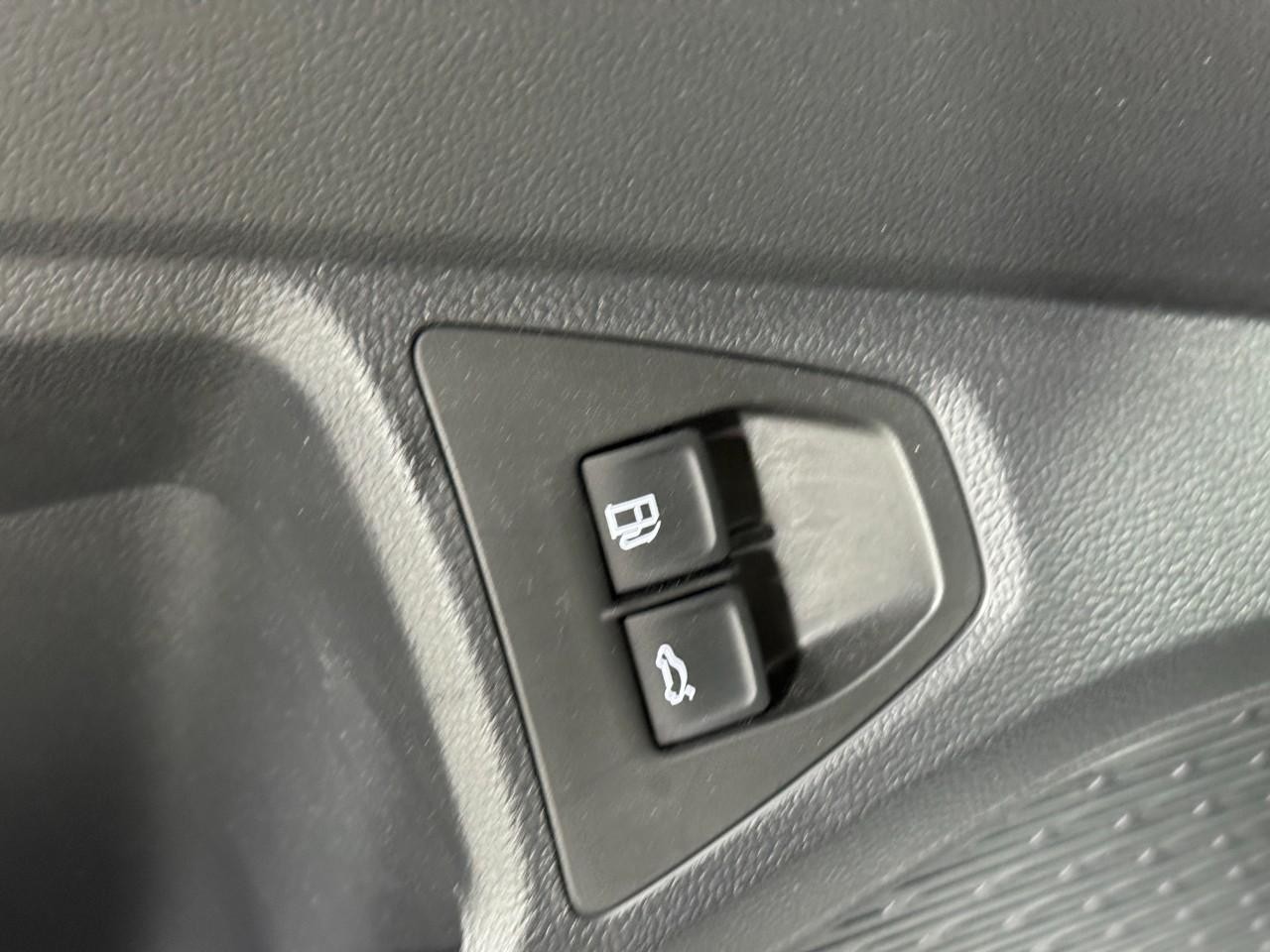 Volkswagen Jetta Vehicle Full-screen Gallery Image 25