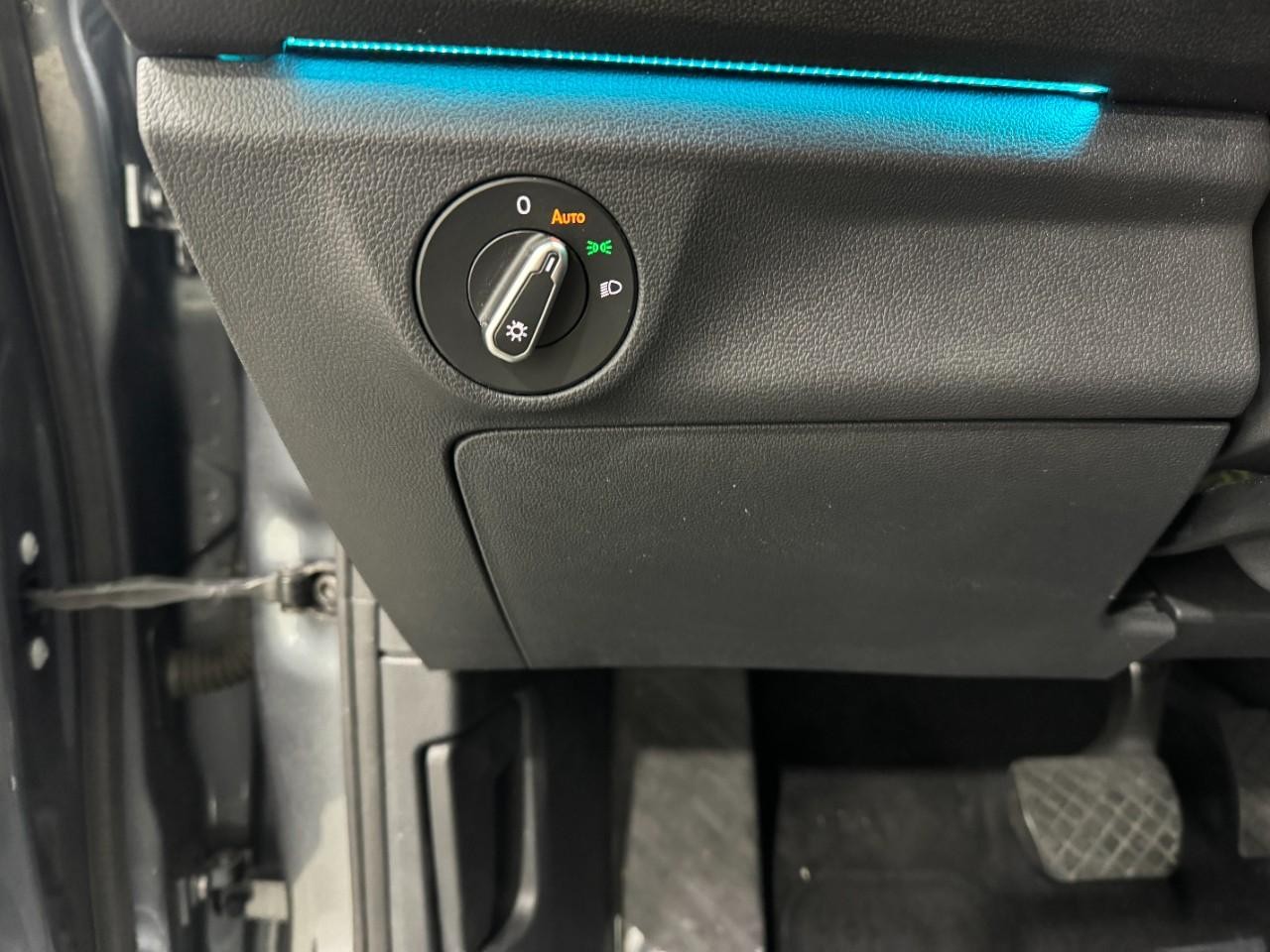 Volkswagen Jetta Vehicle Full-screen Gallery Image 29