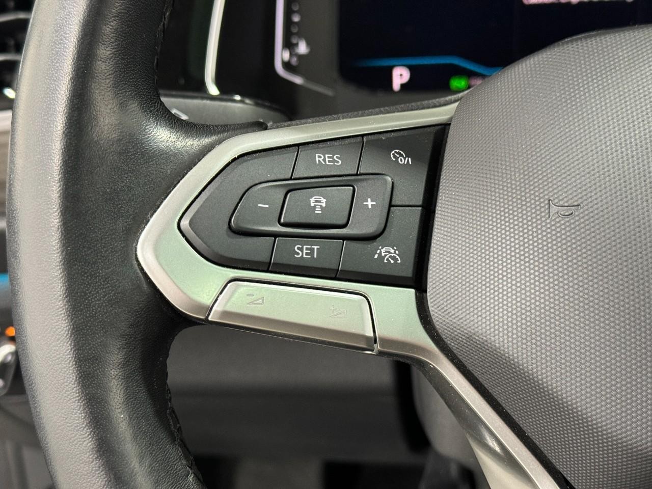 Volkswagen Jetta Vehicle Full-screen Gallery Image 30