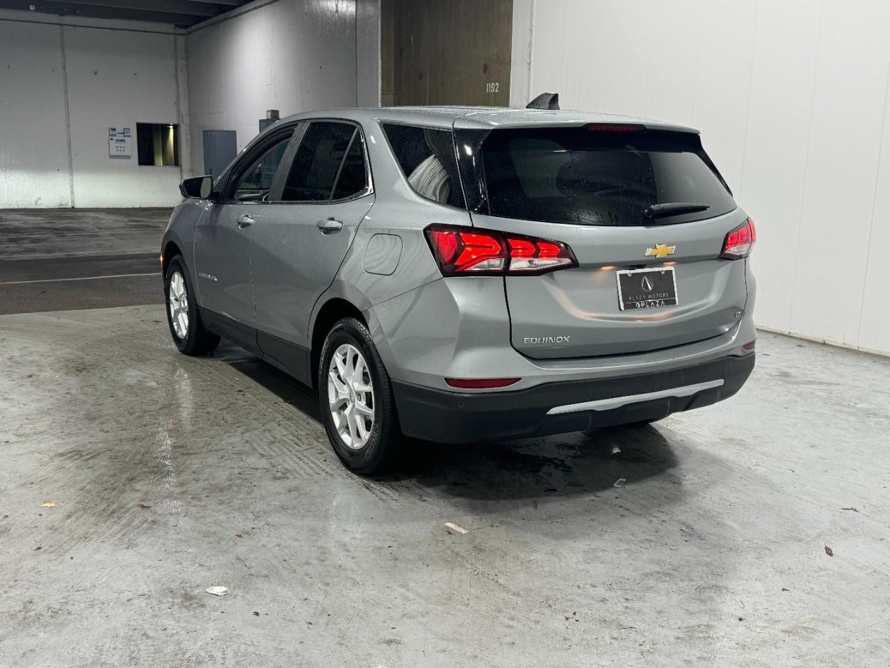 Chevrolet Equinox Vehicle Full-screen Gallery Image 3