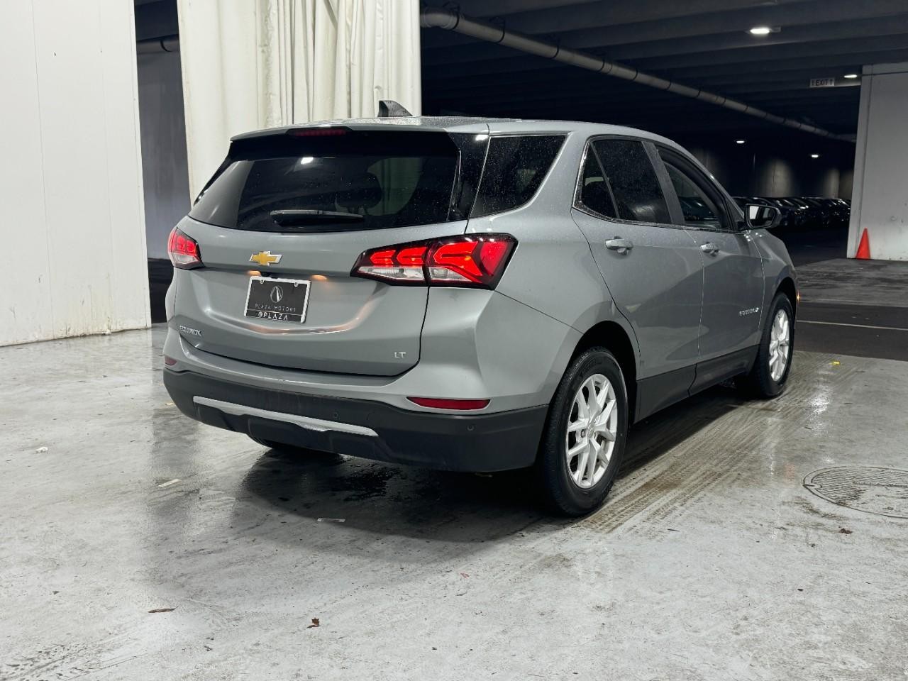 Chevrolet Equinox Vehicle Full-screen Gallery Image 4