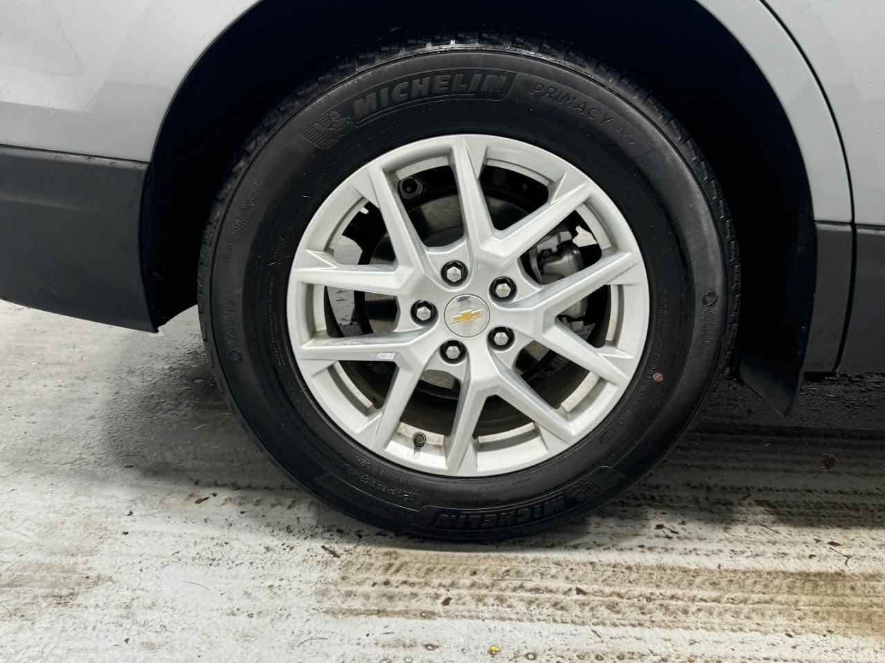 Chevrolet Equinox Vehicle Full-screen Gallery Image 5