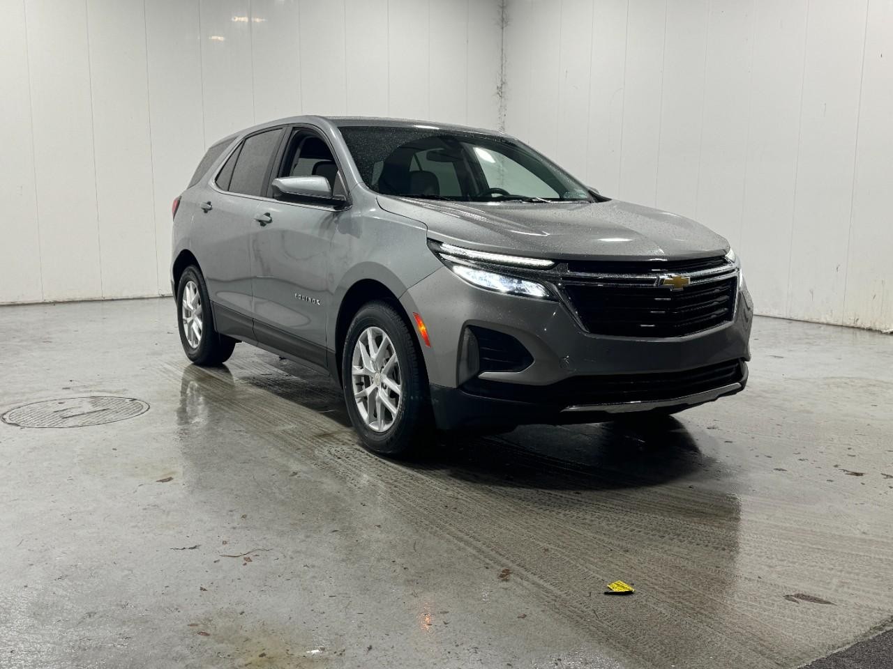 Chevrolet Equinox Vehicle Full-screen Gallery Image 6