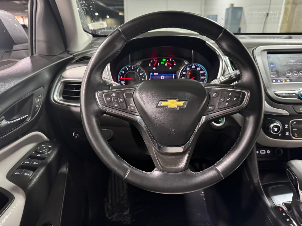 Chevrolet Equinox Vehicle Full-screen Gallery Image 12