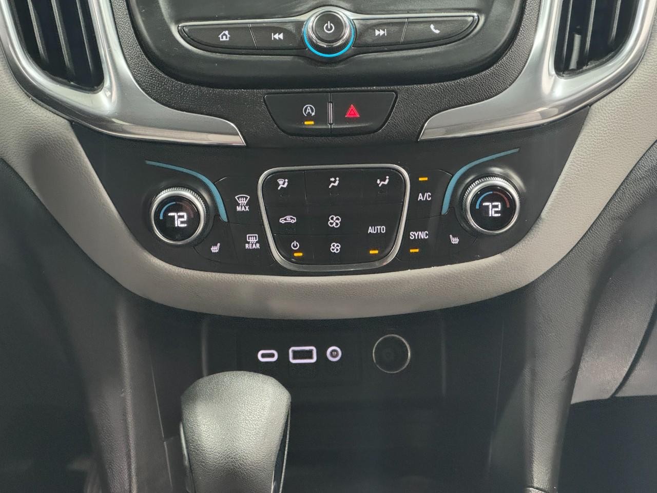 Chevrolet Equinox Vehicle Full-screen Gallery Image 14