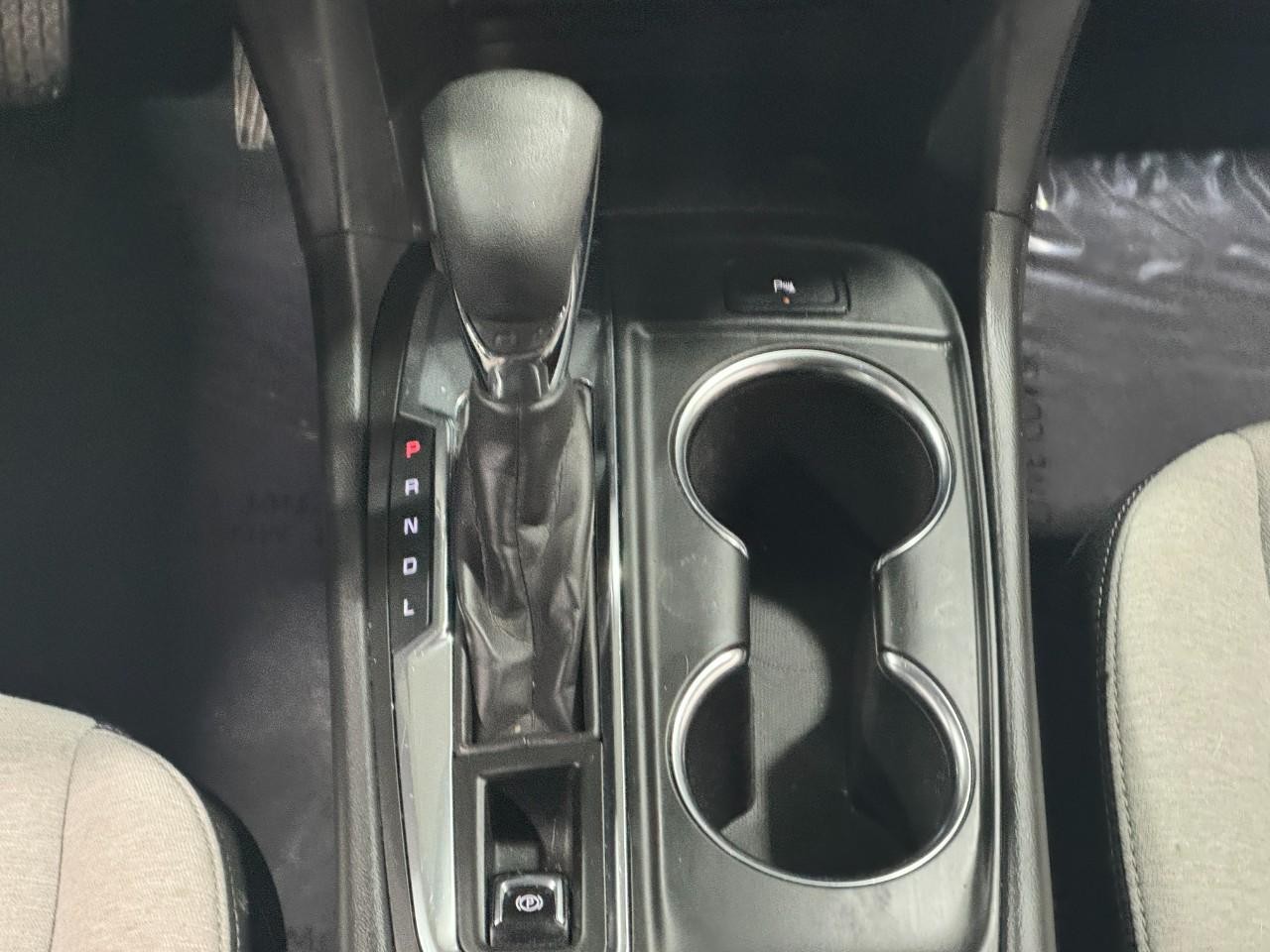 Chevrolet Equinox Vehicle Full-screen Gallery Image 15