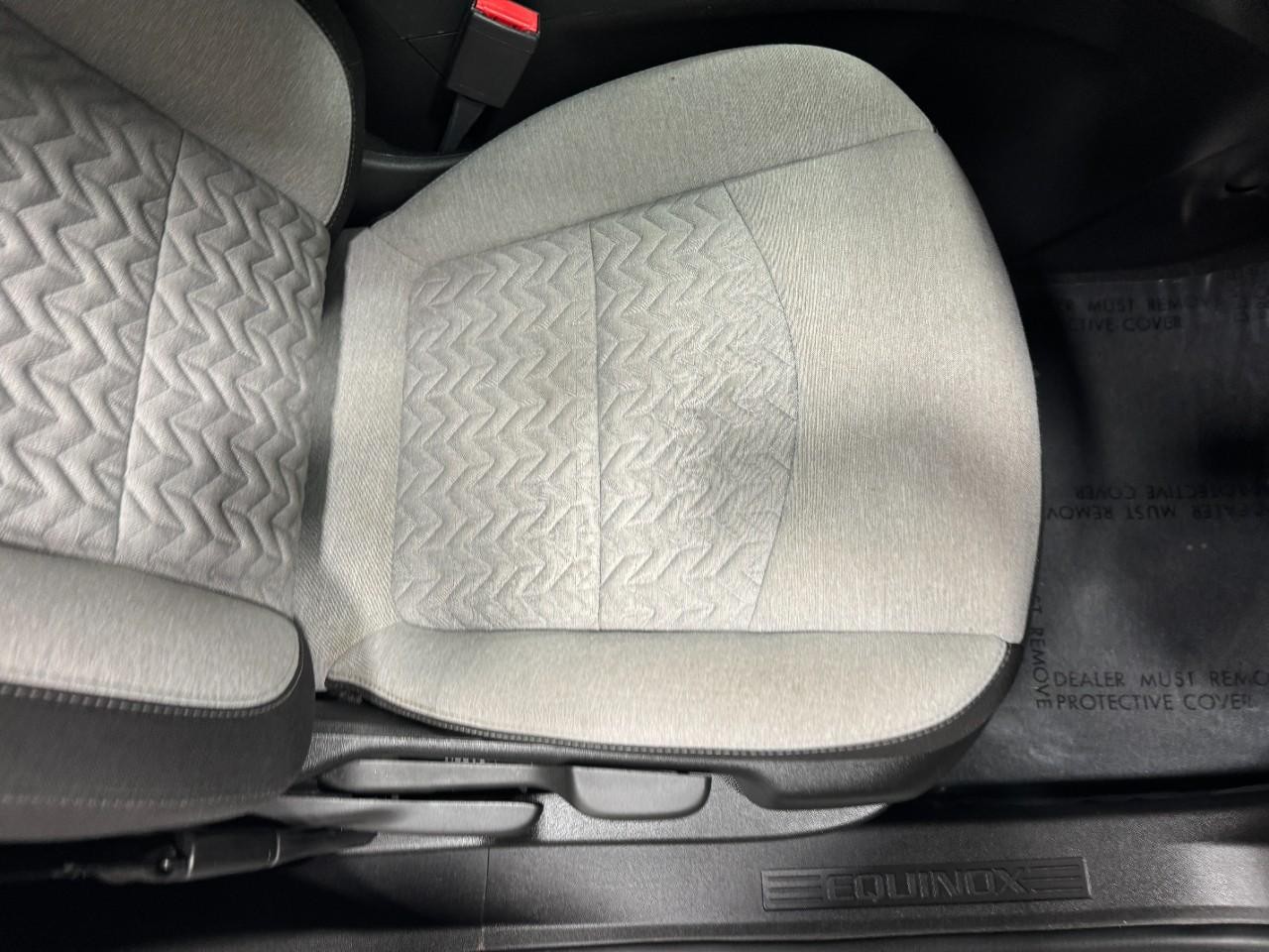 Chevrolet Equinox Vehicle Full-screen Gallery Image 18