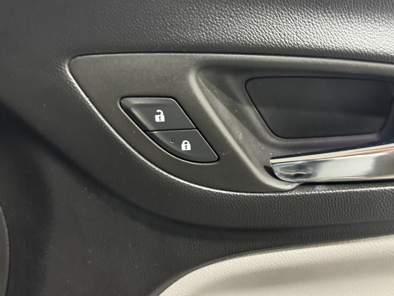 Chevrolet Equinox Vehicle Full-screen Gallery Image 20