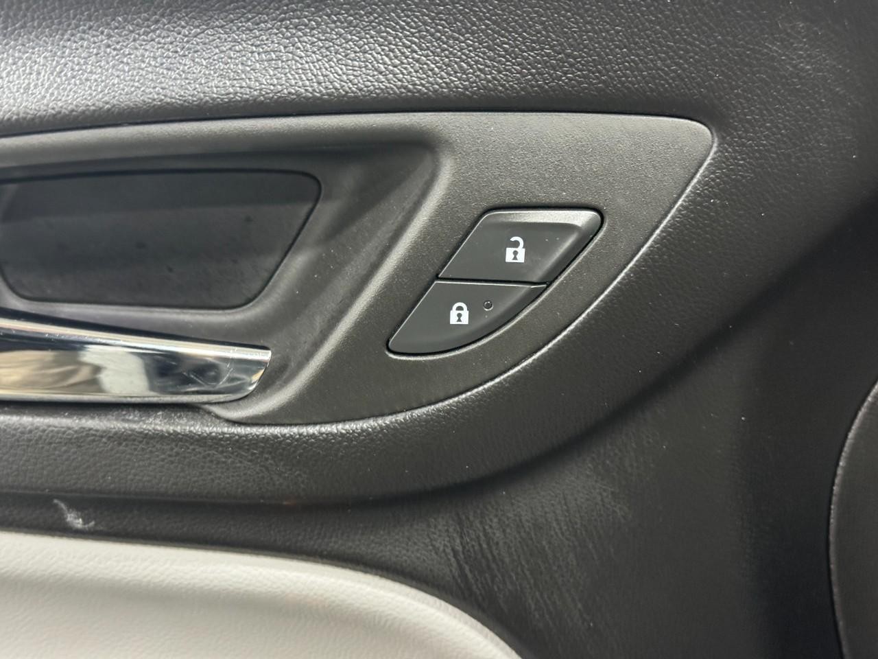 Chevrolet Equinox Vehicle Full-screen Gallery Image 22