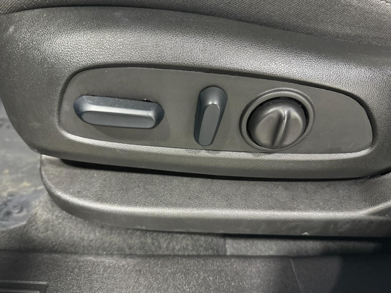 Chevrolet Equinox Vehicle Full-screen Gallery Image 27