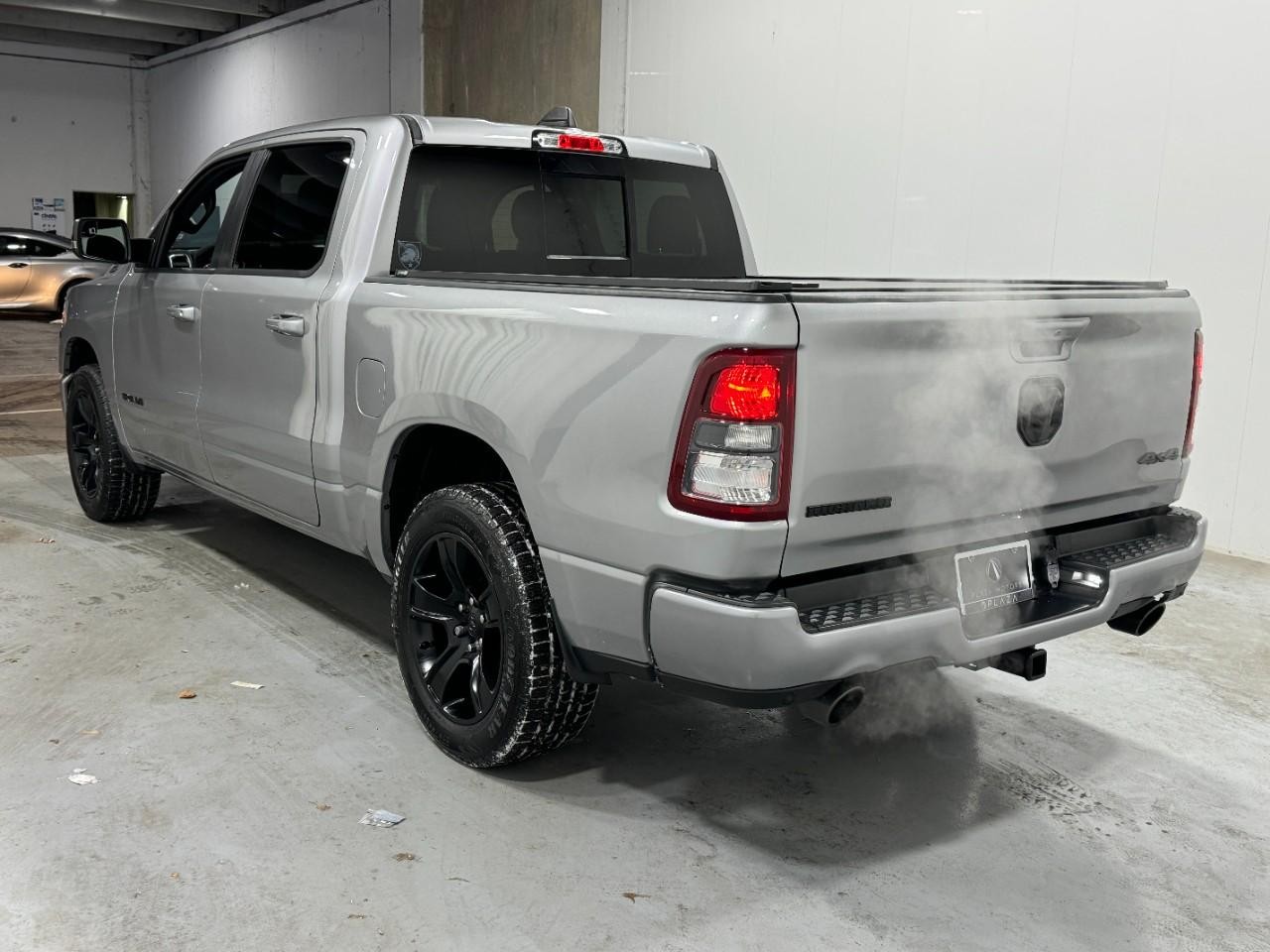 Ram 1500 Vehicle Full-screen Gallery Image 3
