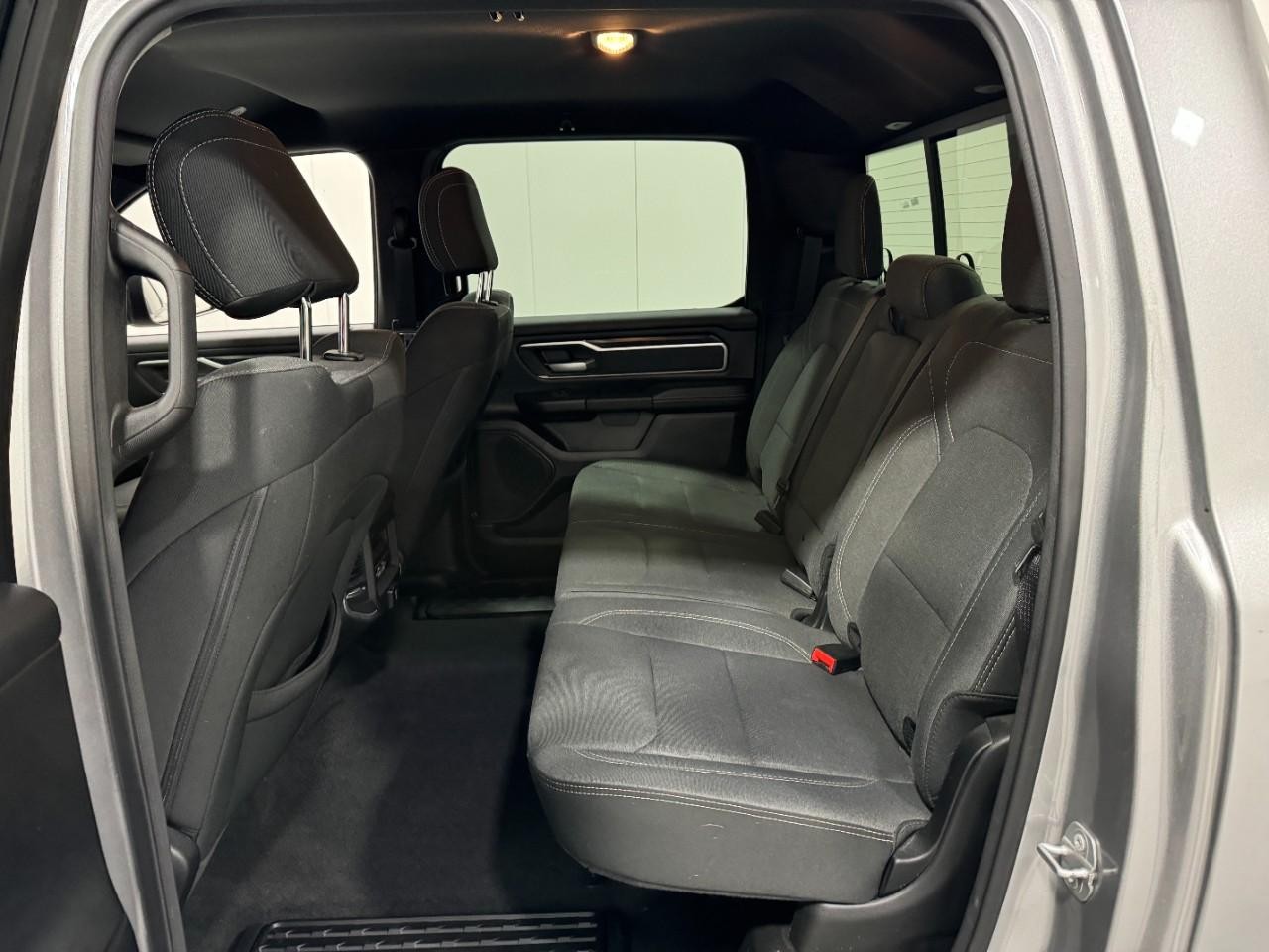 Ram 1500 Vehicle Full-screen Gallery Image 8