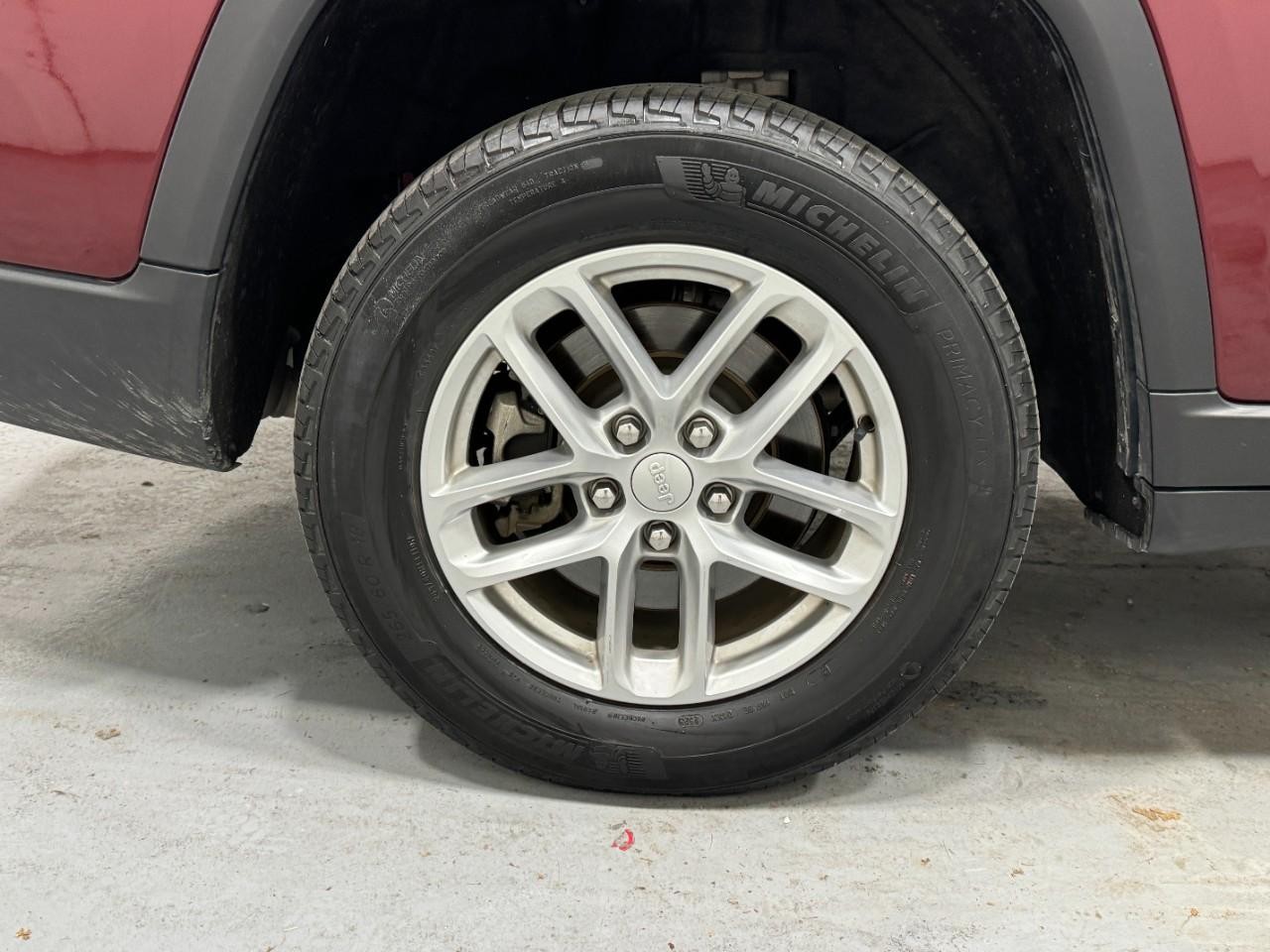 Jeep Grand Cherokee L Vehicle Full-screen Gallery Image 5