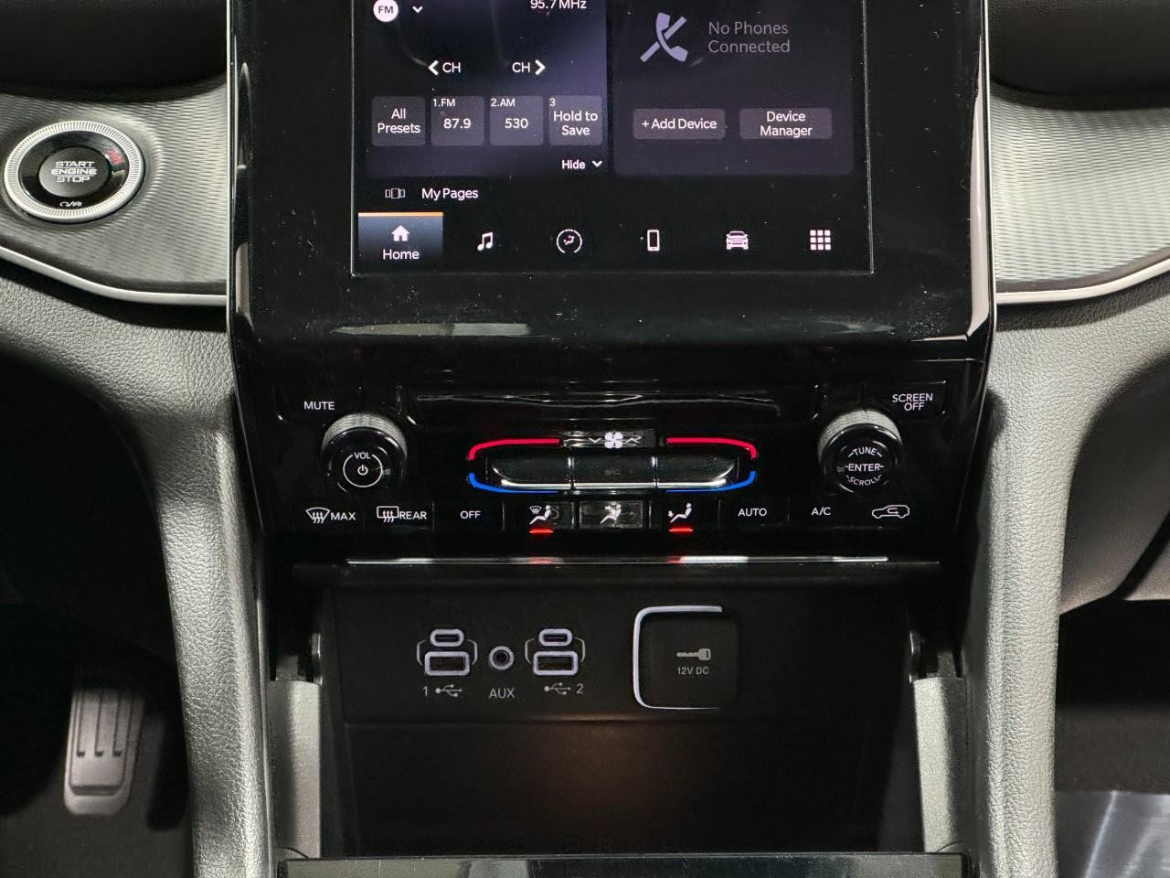 Jeep Grand Cherokee L Vehicle Full-screen Gallery Image 17