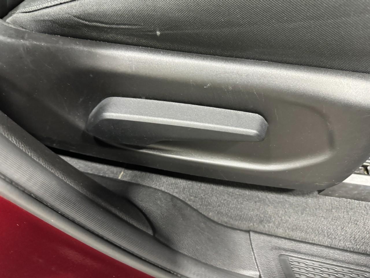 Jeep Grand Cherokee L Vehicle Full-screen Gallery Image 22