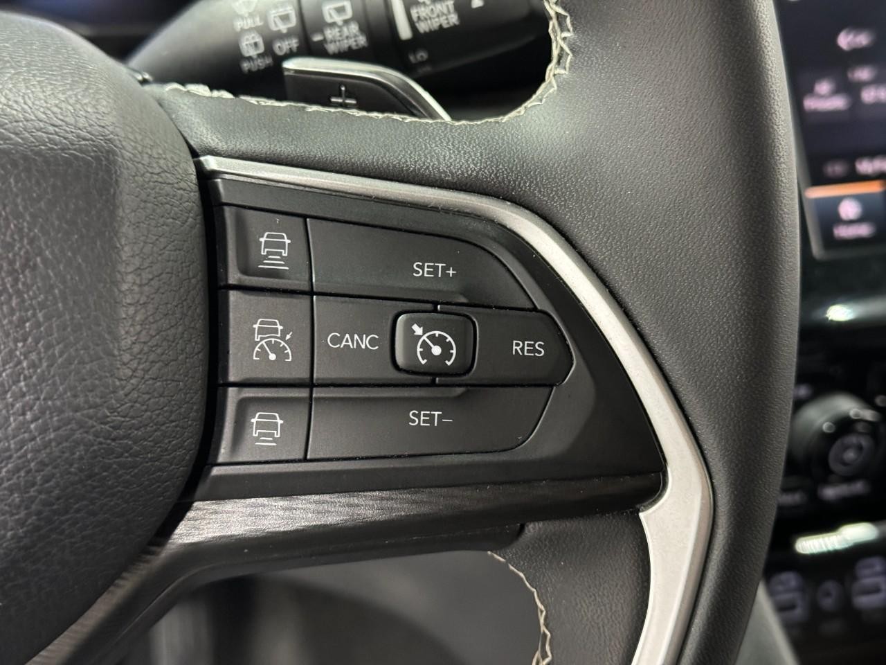 Jeep Grand Cherokee L Vehicle Full-screen Gallery Image 30