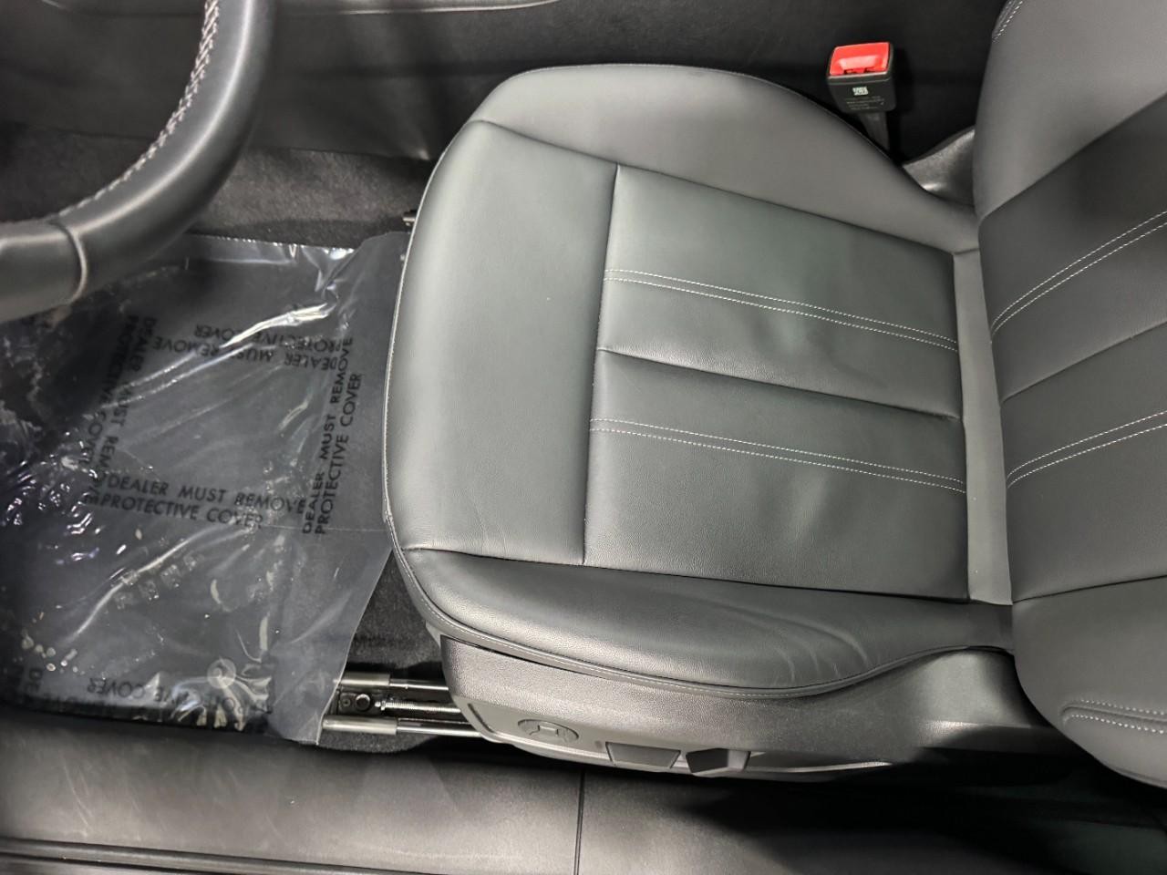 Audi Q5 Vehicle Full-screen Gallery Image 26