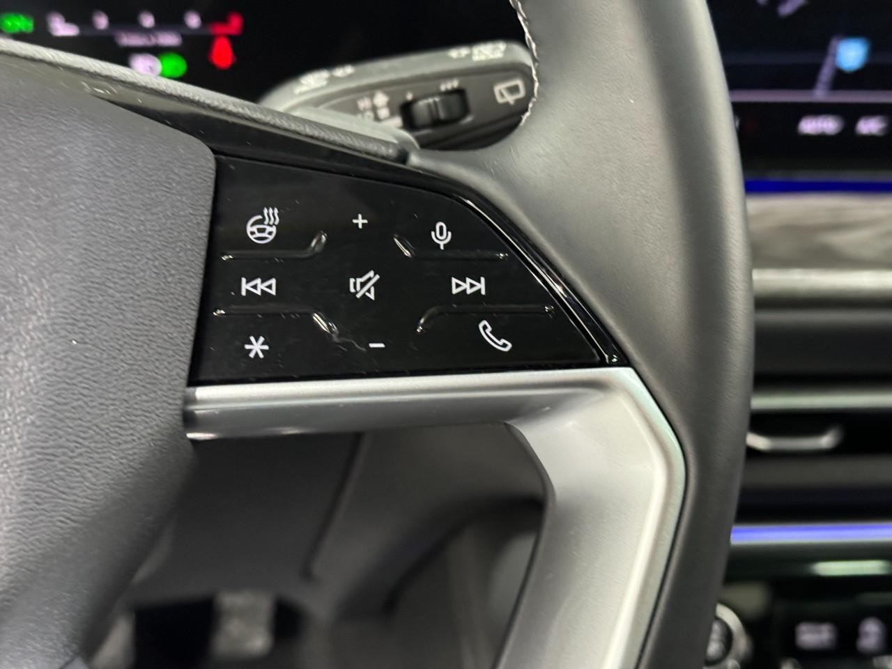 Audi Q5 Vehicle Full-screen Gallery Image 30