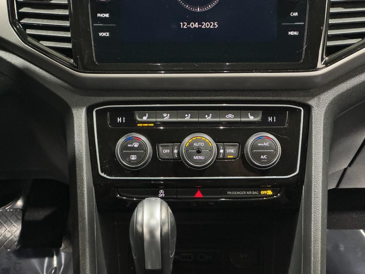 Volkswagen Atlas Cross Sport Vehicle Full-screen Gallery Image 15