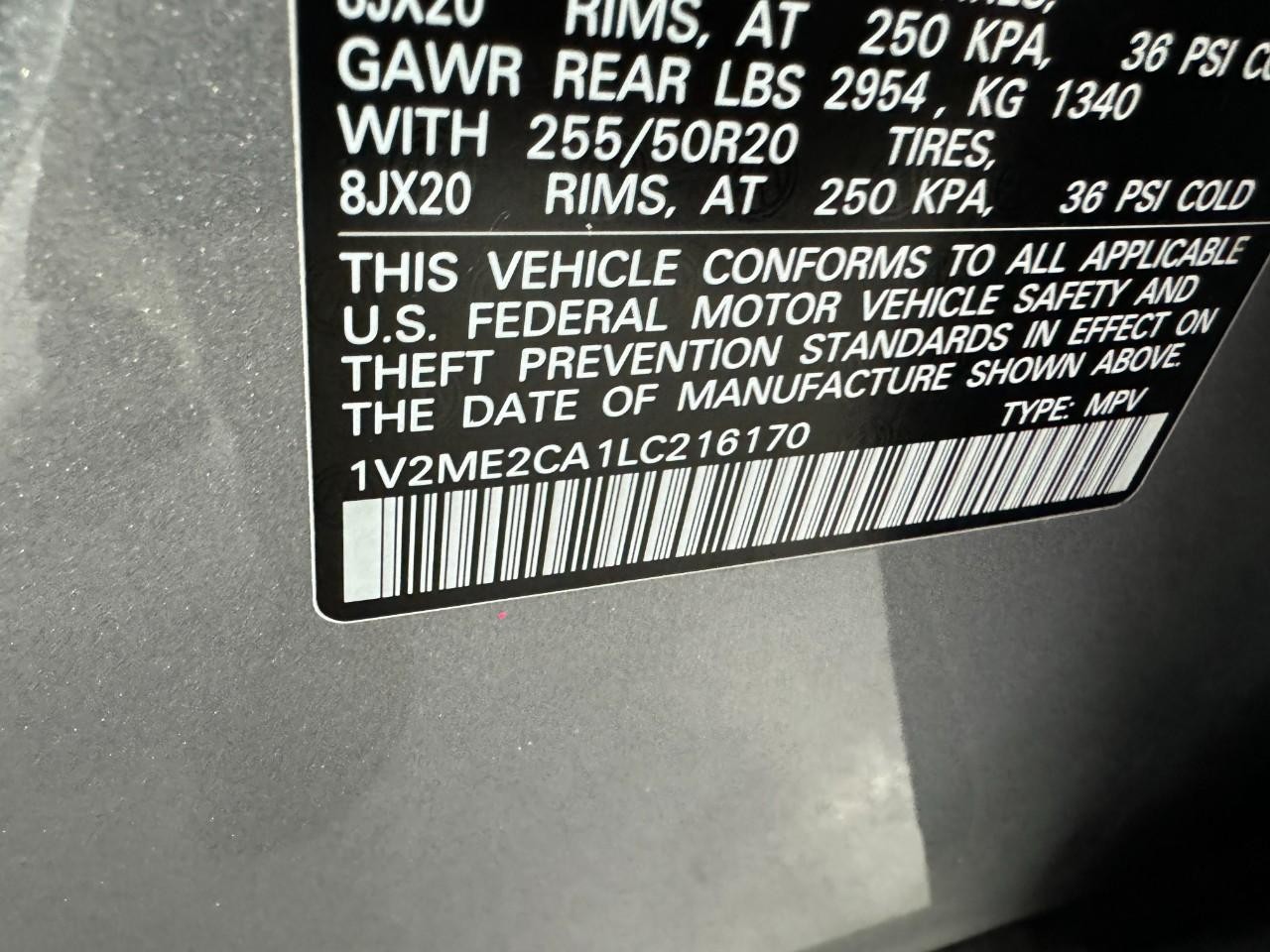 Volkswagen Atlas Cross Sport Vehicle Full-screen Gallery Image 34