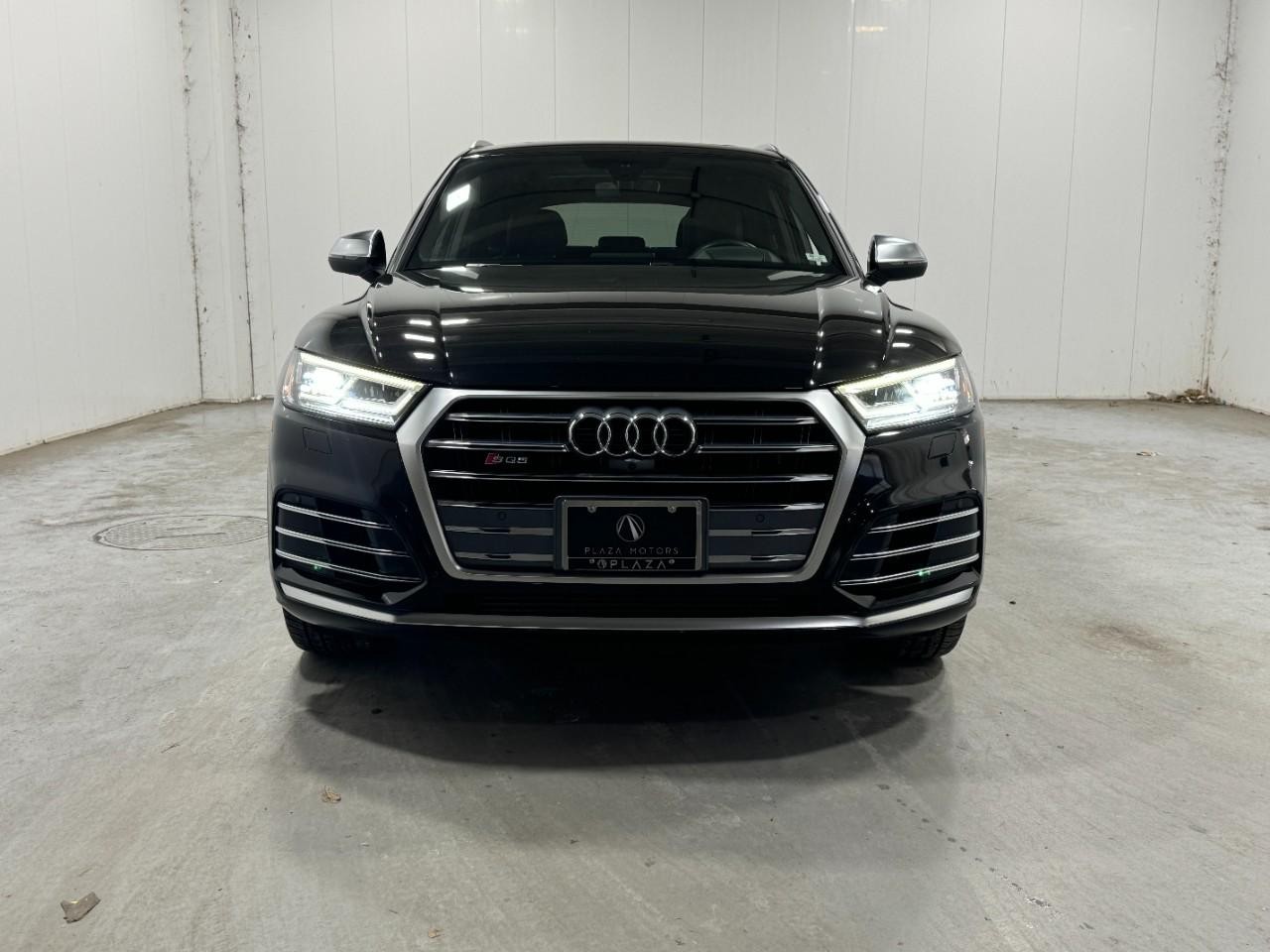 Audi SQ5 Vehicle Full-screen Gallery Image 7