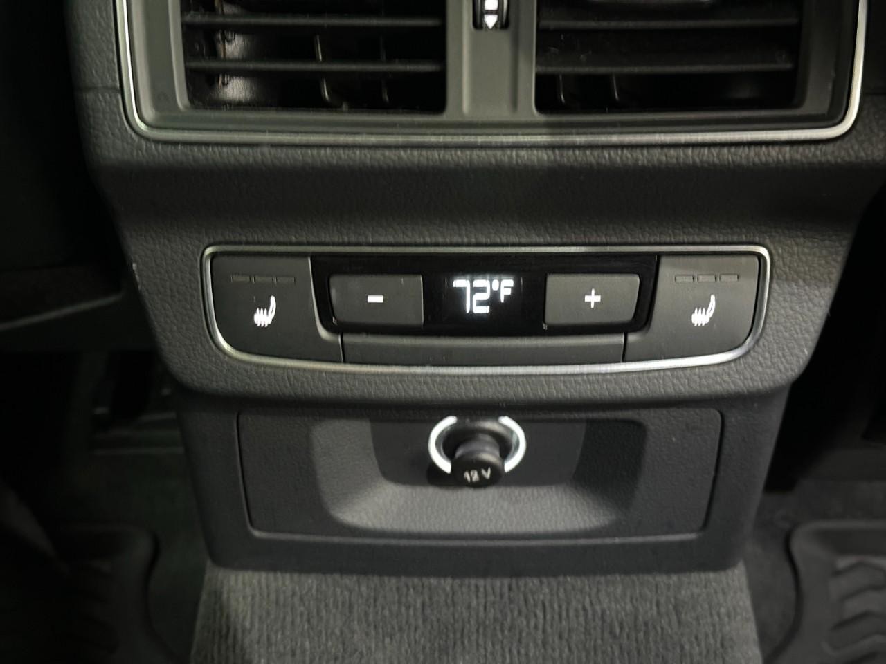 Audi SQ5 Vehicle Full-screen Gallery Image 11