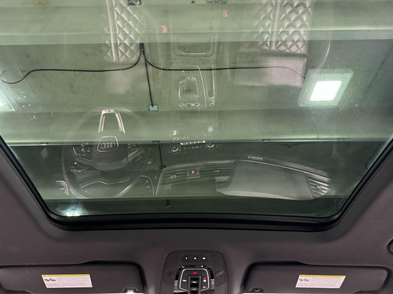 Audi SQ5 Vehicle Full-screen Gallery Image 12